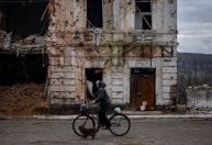 Rússia diz ter tomado controle total de Kupiansk; Ucrânia nega