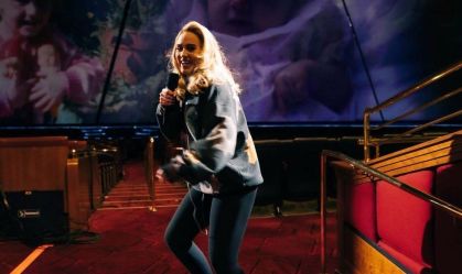 Adele recebe elogios após show de abertura de residência em Las Vegas