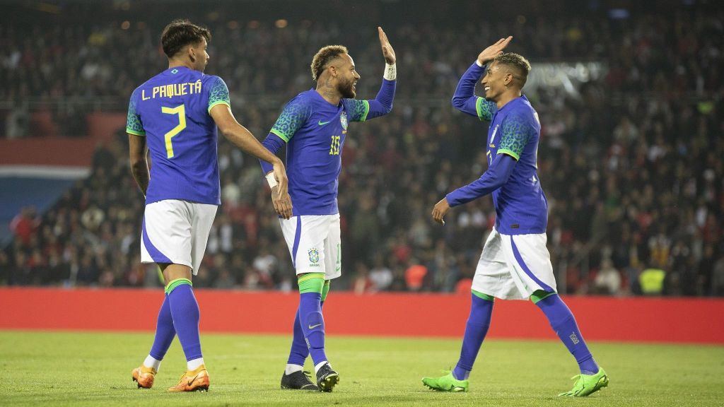 Paquetá, Neymar e Raphinha durante jogo da Seleção Brasileira