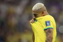 Richarlison comemora gol do Brasil contra a Sérvia pela Copa do Mundo no Catar