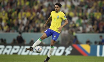 Marquinhos exalta parceria com "pai" Thiago Silva na defesa da Seleção