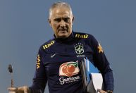 Especulado no Flamengo, Tite chega ao Rio de Janeiro; veja o que o treinador falou