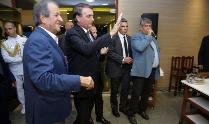 "Todo mundo comete erros", diz Valdemar Costa Neto sobre joias recebidas por Bolsonaro