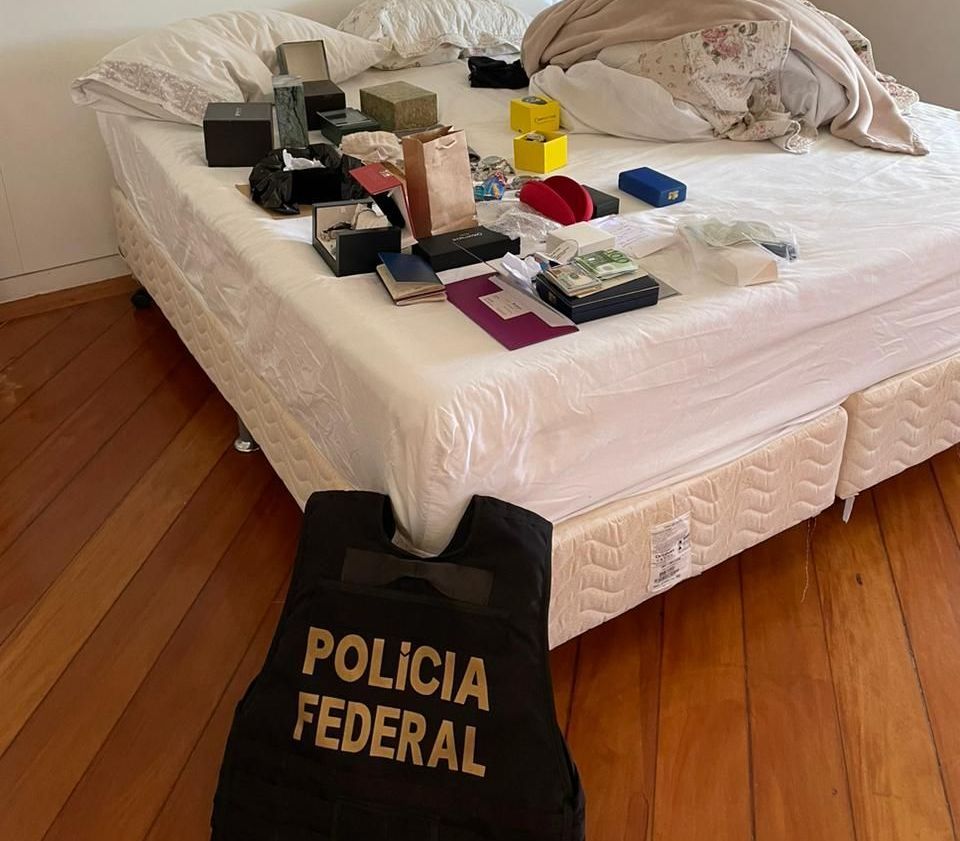 Residência de um diretor da FGV, alvo da operação Sofisma, na Barra da Tijuca, no Rio / Divulgação/Polícia Federal