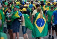 Manifestantes protestam pelo país contra eleição de Lula