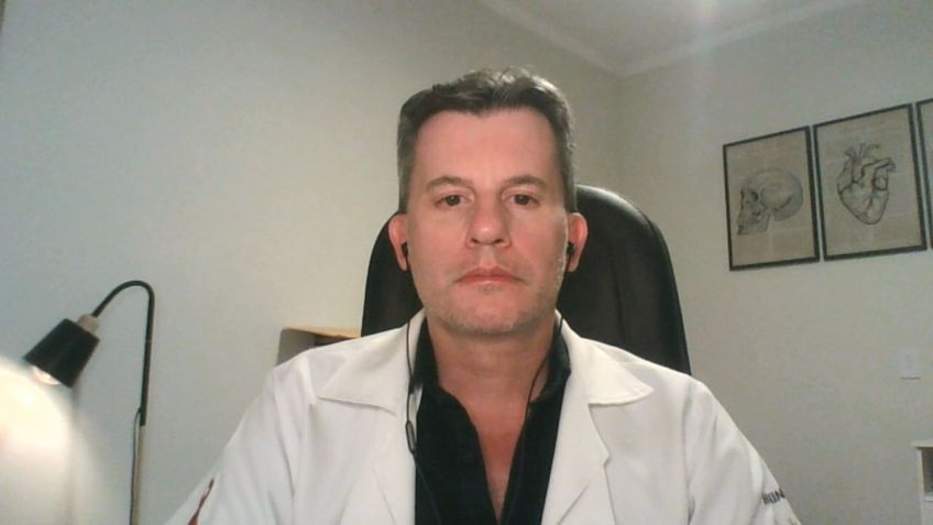 O infectologista Alexandre Naime Barbosa, vice-presidente da SBI, em entrevista à CNN / Reprodução/CNN