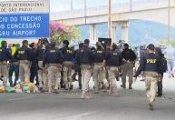 PRF dispersa bloqueio em rodovia de acesso ao aeroporto de Guarulhos
