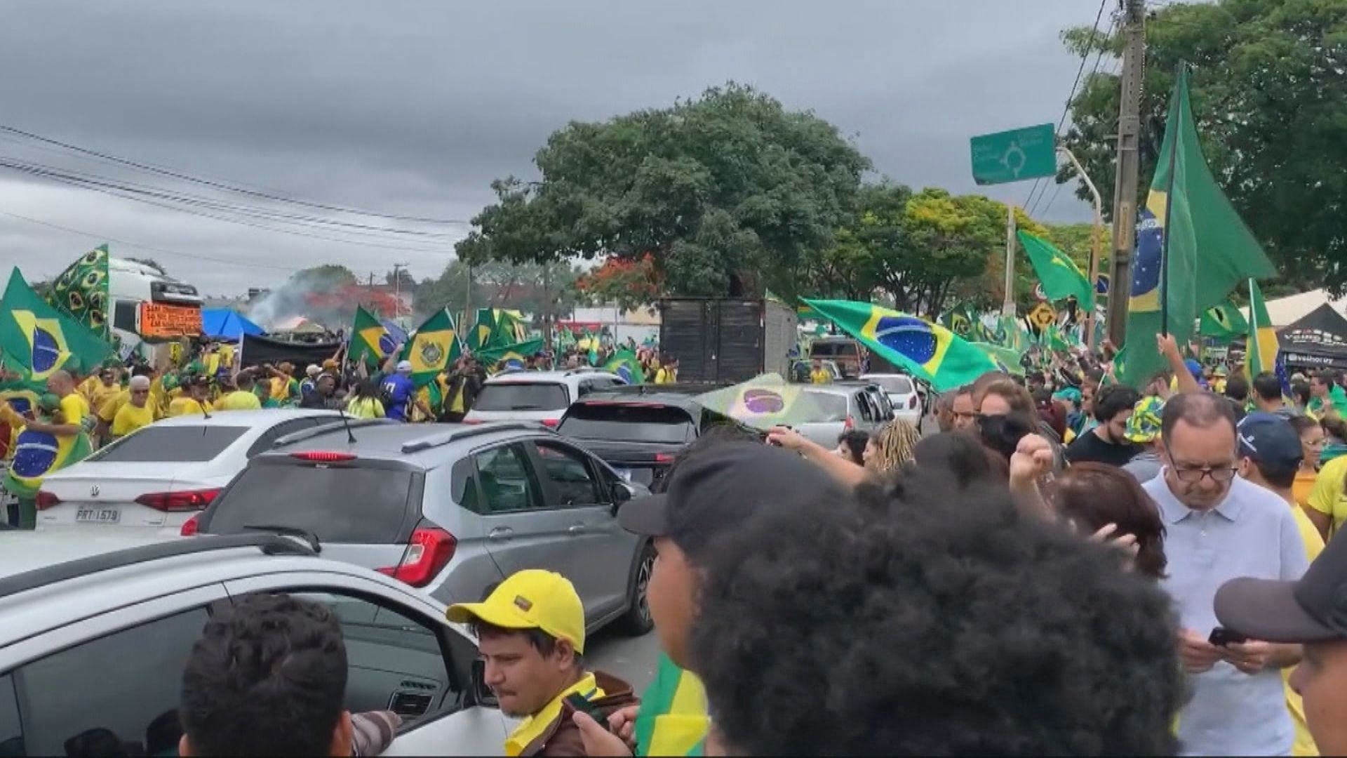 Manifestação golpista: Atos antidemocráticos pedem intervenção militar  / Reprodução/ CNN