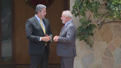 O presidente eleito, Luiz Inácio Lula da Silva (PT), encontra o presidente da Câmara, Arthur Lira (PP-AL)