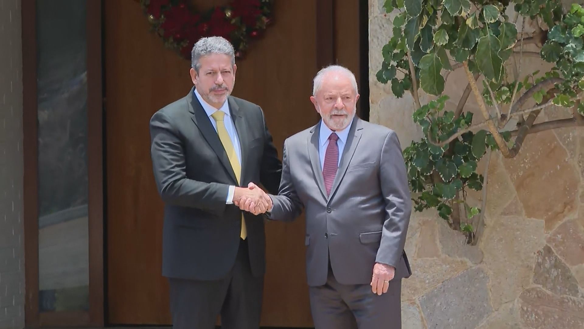 O presidente eleito, Luiz Inácio Lula da Silva (PT), encontra o presidente da Câmara, Arthur Lira (PP-AL)