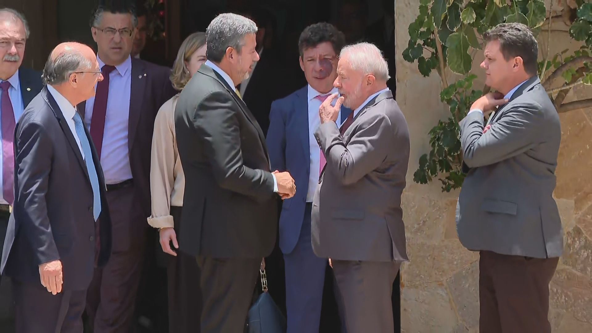 O presidente eleito, Luiz Inácio Lula da Silva (PT), encontra o presidente da Câmara, Arthur Lira (PP-AL)
