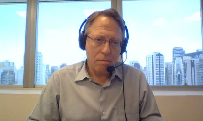 Brasil deve cortar gastos disfuncionais para investir no social, diz economista