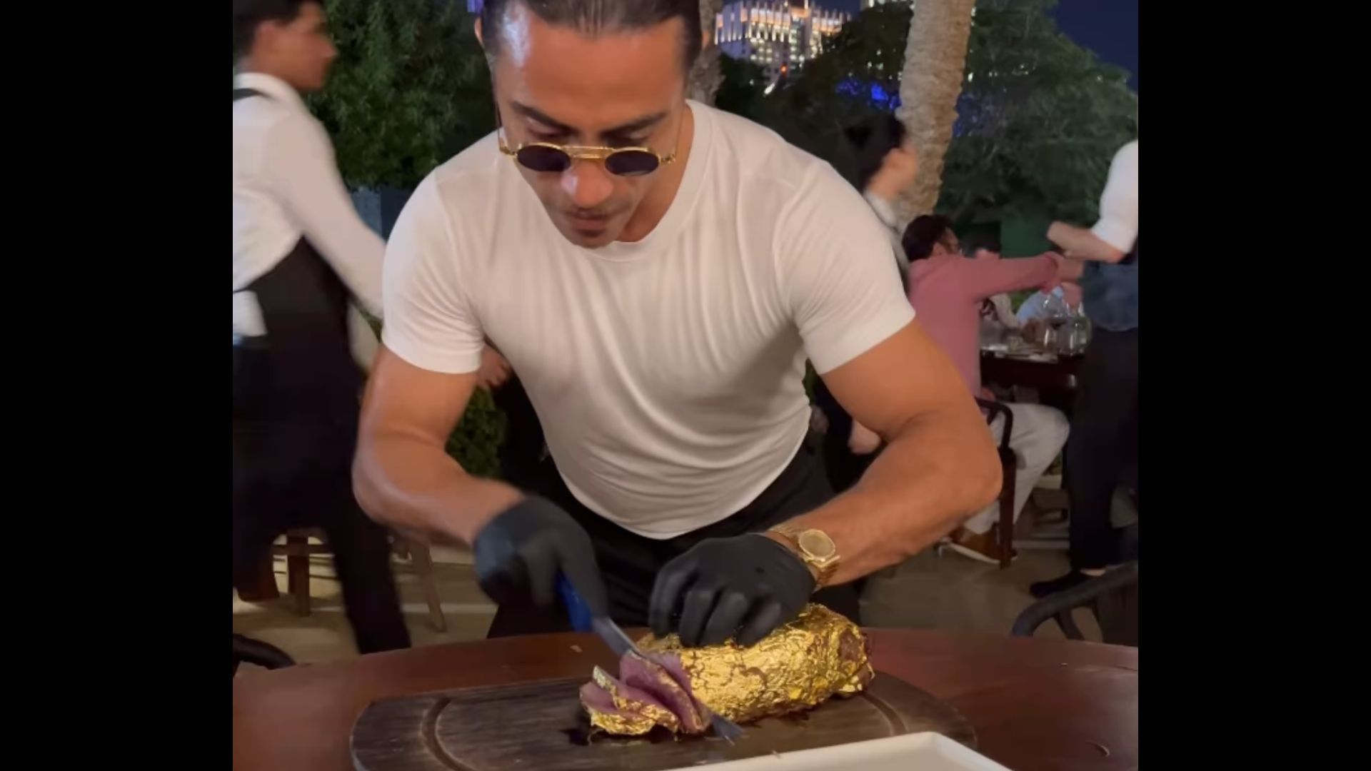 Bremer publica foto em churrascaria de luxo em Doha, no Catar