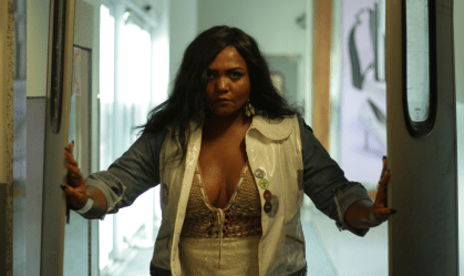 Gaby Amarantos caça machistas no sertão nordestino em comédia dramática "Serial Kelly"
