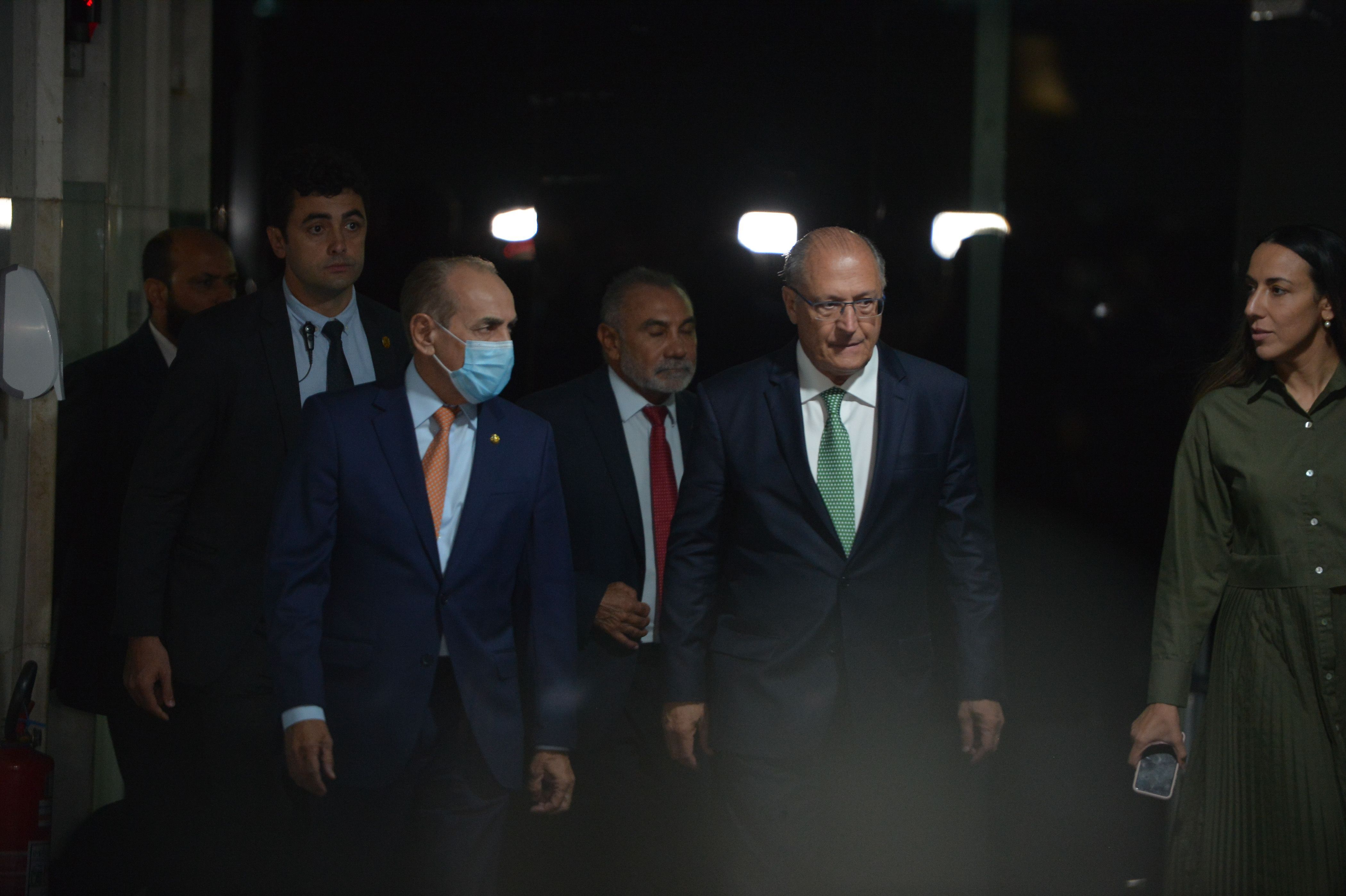 ALCKMIN ENTREGA TEXTO DA PEC DA TRANSIÇÃO