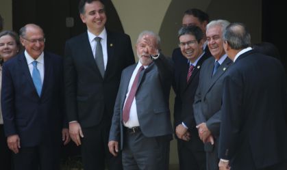 Presidente eleito Luiz Inácio Lula da Silva (PT) e sua equipe de transição se reuniram com o presidente do Senado, Rodrigo Pacheco, nesta quarta (9)