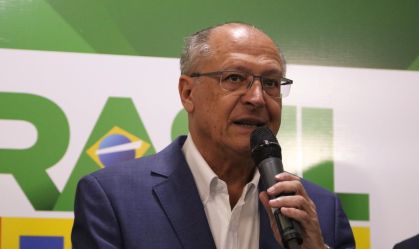 Menor taxa de desemprego reflete Brasil construído com "trabalho" e "dedicação", diz Alckmin