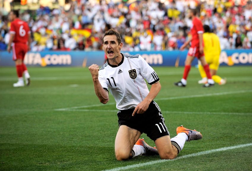 Miroslav Klose é o jogador com mais gols em Copa do Mundo até hoje, com 16 gols marcados pela seleção da Alemanha / Photo by Michael Regan/Getty Images