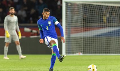 Thiago Silva durante o amistoso entre Brasil e Tunísia, na França