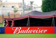 Budweiser explica o que fará com cervejas que não poderá vender na Copa do Mundo