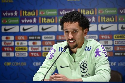 Marquinhos em entrevista coletiva após sessão de treinamento no CT da Juventus, em Turim, na Itália, em 17 de novembro de 2022