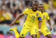 Com dois gols de Valencia, Equador derrota Catar no primeiro jogo da Copa