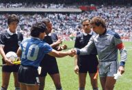 Fifa recorda aniversário de Maradona com vídeo do Gol do Século; assista