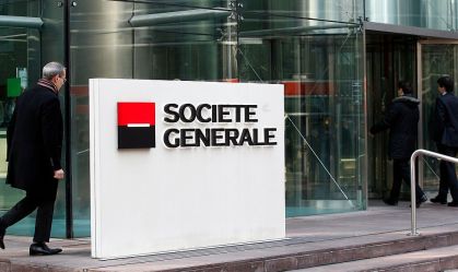 Logotipo do banco francês Société Générale é visto no edifício sede, na França