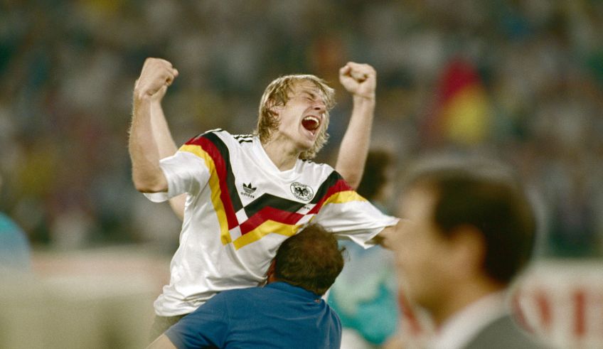 Jürgen Klinsmann marcou 11 gols durante as edições de 1990, 1994 e 1998 / Photo by David Cannon/Allsport/Getty Images
