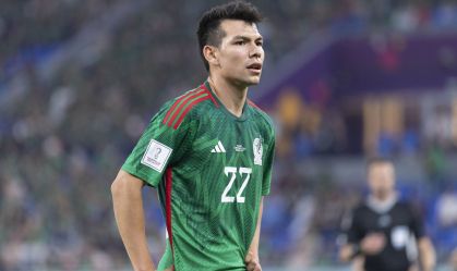 Atacante Hirving Lozano, do México, durante partida contra a Polônia