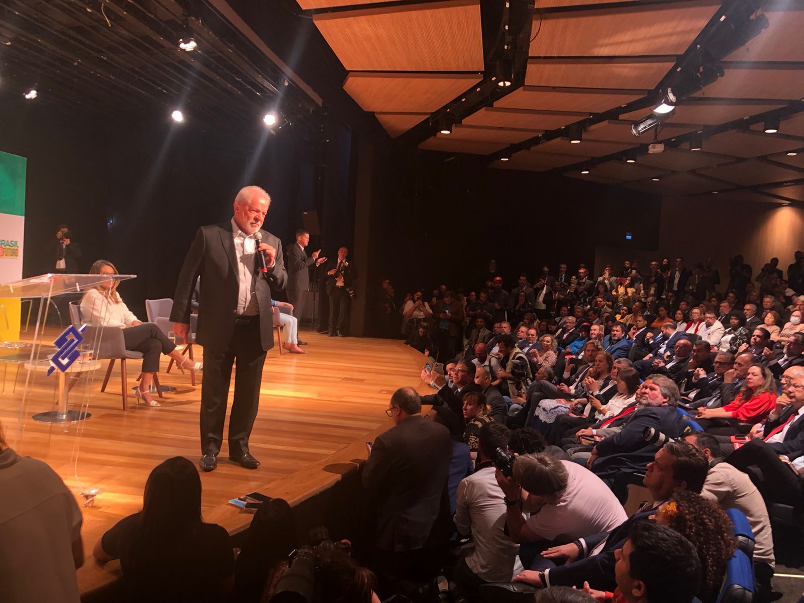 Presidente eleito, Luiz Inácio Lula da Silva (PT), fala sobre transição de governo no CCBB, em Brasília