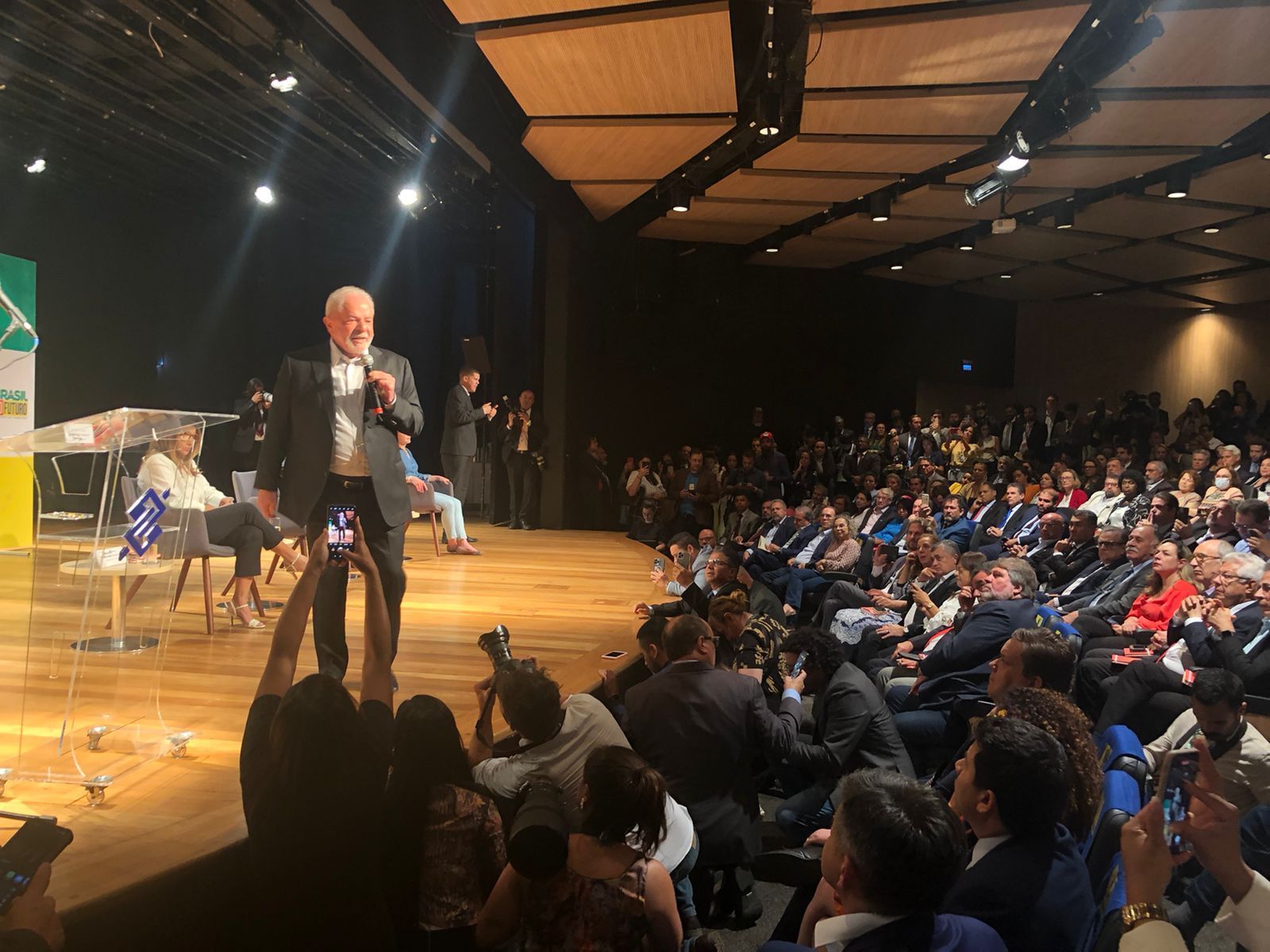 Presidente eleito, Luiz Inácio Lula da Silva (PT), fala sobre transição de governo no CCBB, em Brasília