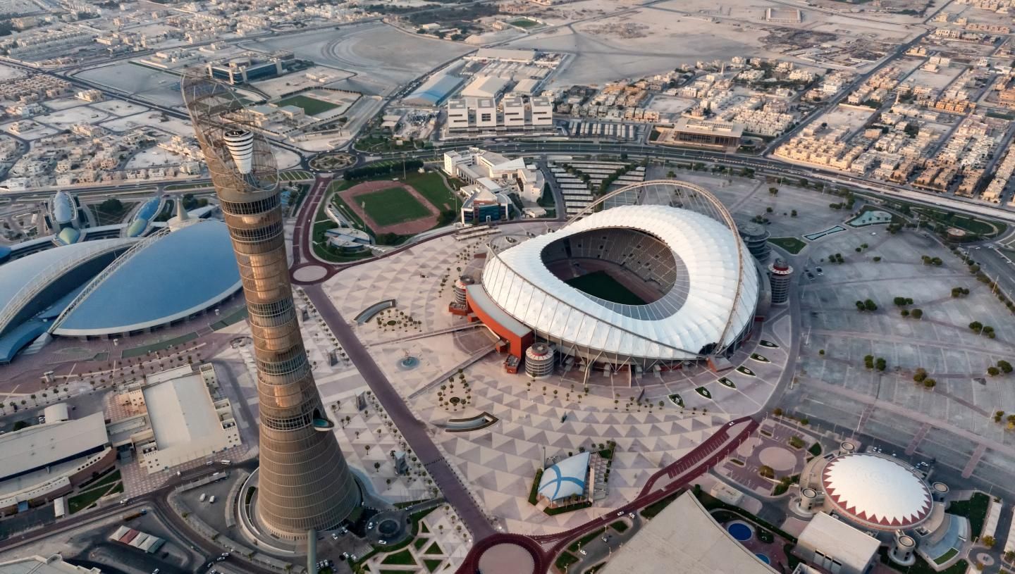 O estádio Khalifa International é o único que já existia antes do anúncio de que o país seria sede do campeonato mundial, e foi reformado para o torneio. / Divulgação