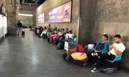 Bloqueio nas estradas impede viagens de ônibus interestaduais