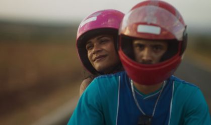 "Paloma" traz história de amor de mulher trans que quer casar na Igreja