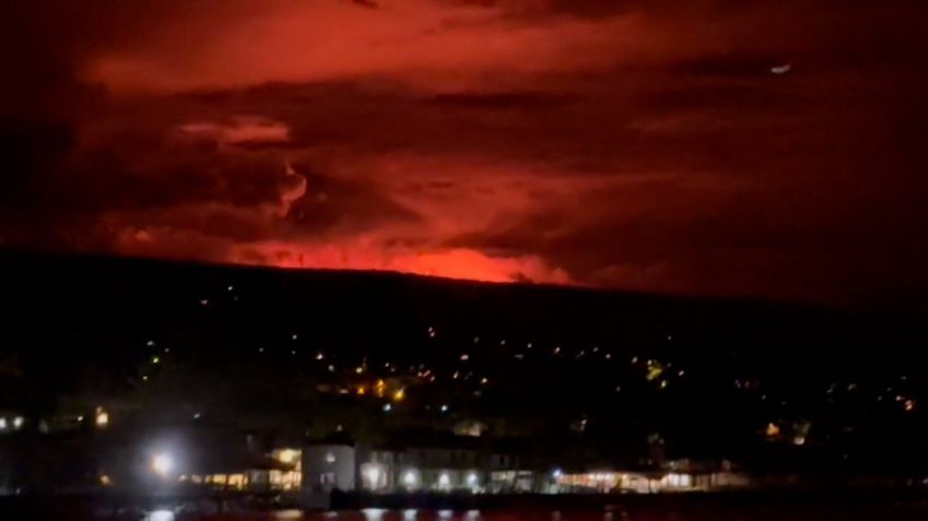 O maior vulcão ativo do mundo, Mauna Loa, está em erupção pela primeira vez em quase 40 anos / Cortesia/Matthew Liano