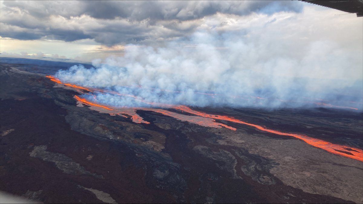 vulcão em erupção no Havaí