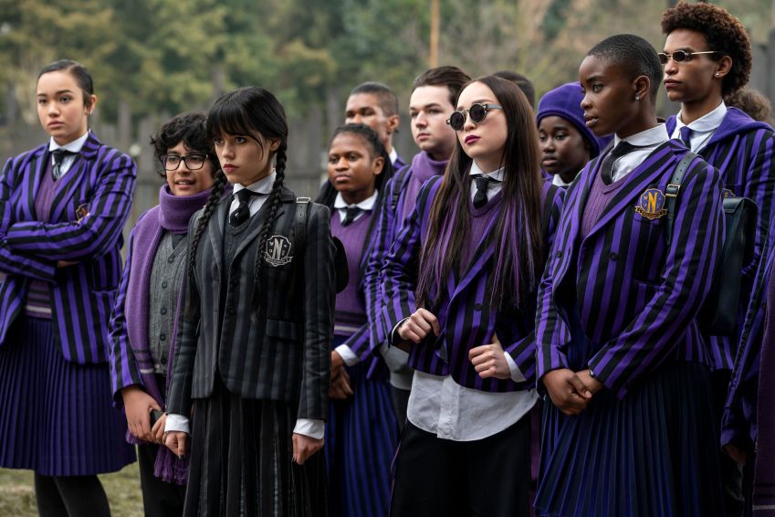 Da esquerda para direita: Moosa Mostafa como Eugene Otinger; Jenna Ortega como Wednesday Addams; Naomi j Ogawa como Yoko Tanaka; Joy Sunday como Bianca Barclay / Divulgação/Netflix