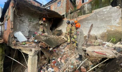 Mulher morre após casa desabar na zona norte do Rio de Janeiro