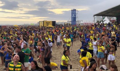 Movimentação de torcedores em Copacabana durante a partida entre Brasil e Suíça pela Copa do Mundo 2022