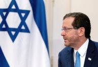 “É a coisa certa a fazer”, diz presidente de Israel à CNN sobre ajuda humanitária enviada para Gaza
