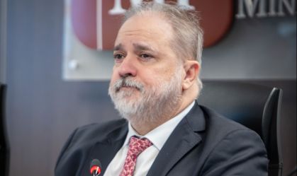 PGR pode abertura de inquérito contra deputados por incentivarem ataques aos Três Poderes
