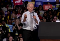 “Nossa democracia está em risco”, diz Biden às vésperas das eleições