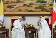 Papa termina viagem ao Bahrein com visita à igreja mais antiga do Golfo