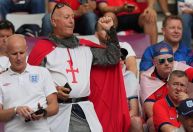 Trajes de cruzados usados ​​por torcedores da Inglaterra são “ofensivos”, diz Fifa