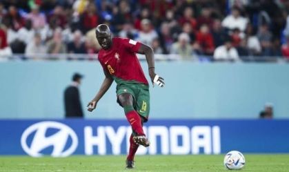 Jogador de Portugal quebra três costelas e pode ficar fora da Copa