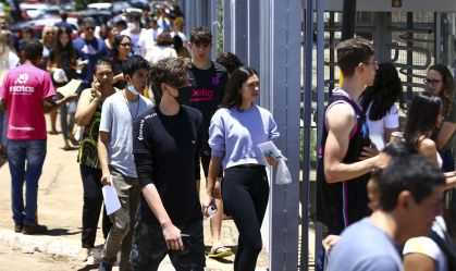 Candidatos comparecem a local de prova para a primeira etapa do Exame Nacional do Ensino Médio (Enem) 2022.