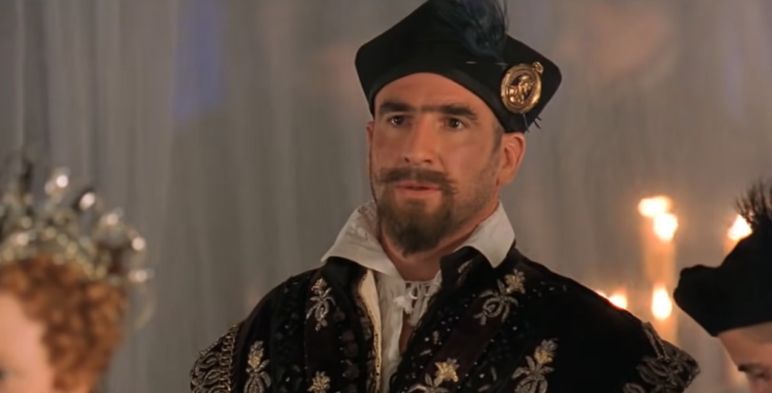 Eric Cantona em "Elizabeth" (1998) / Reprodução/YouTube