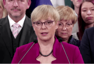 Eslovênia elege primeira mulher presidente