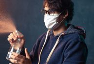 Anvisa autoriza venda de álcool líquido 70%; veja cuidados para prevenir acidentes